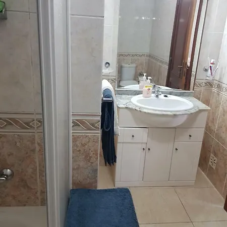 Spacious شقة *